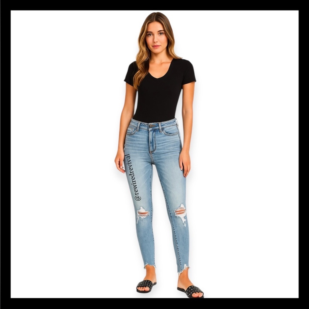 American Eagle Super Stretch Distressed Hi-Rise Jegging Crop